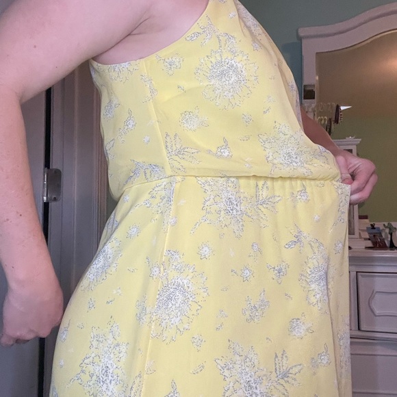Yellow casual dress with floral pattern - Picture 6 of 7